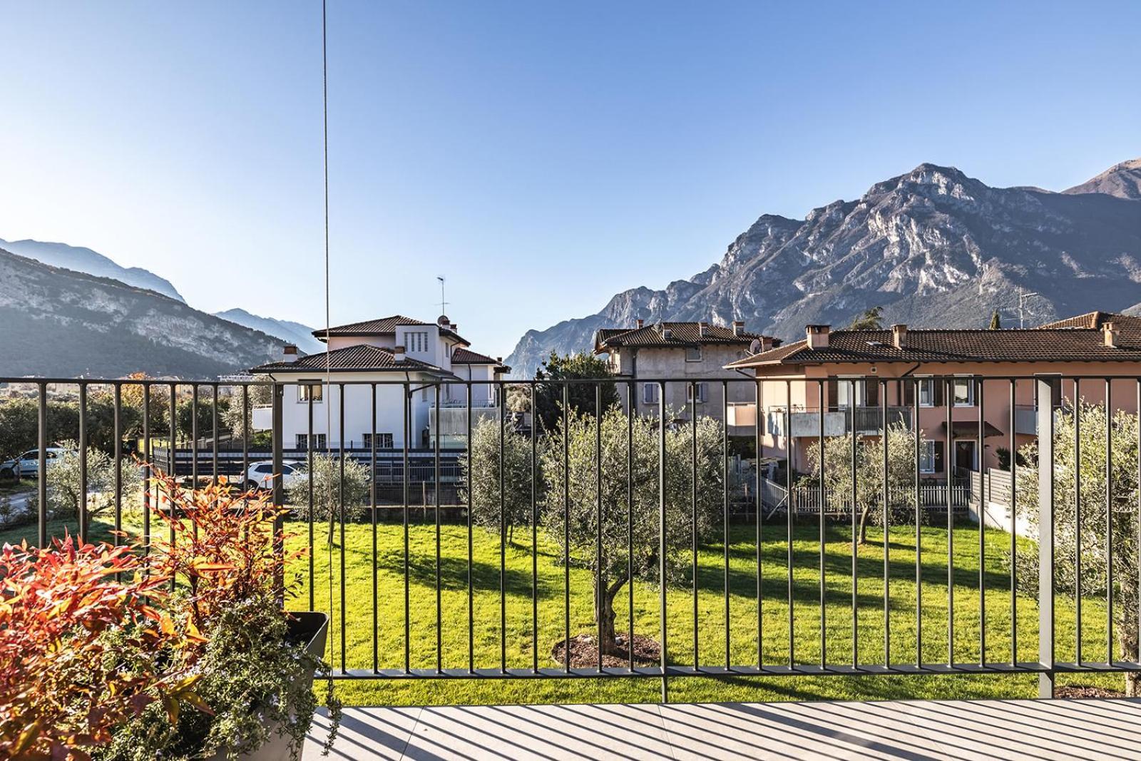 Elvy Garda Living Garden Apartment Riva del Garda Luaran gambar