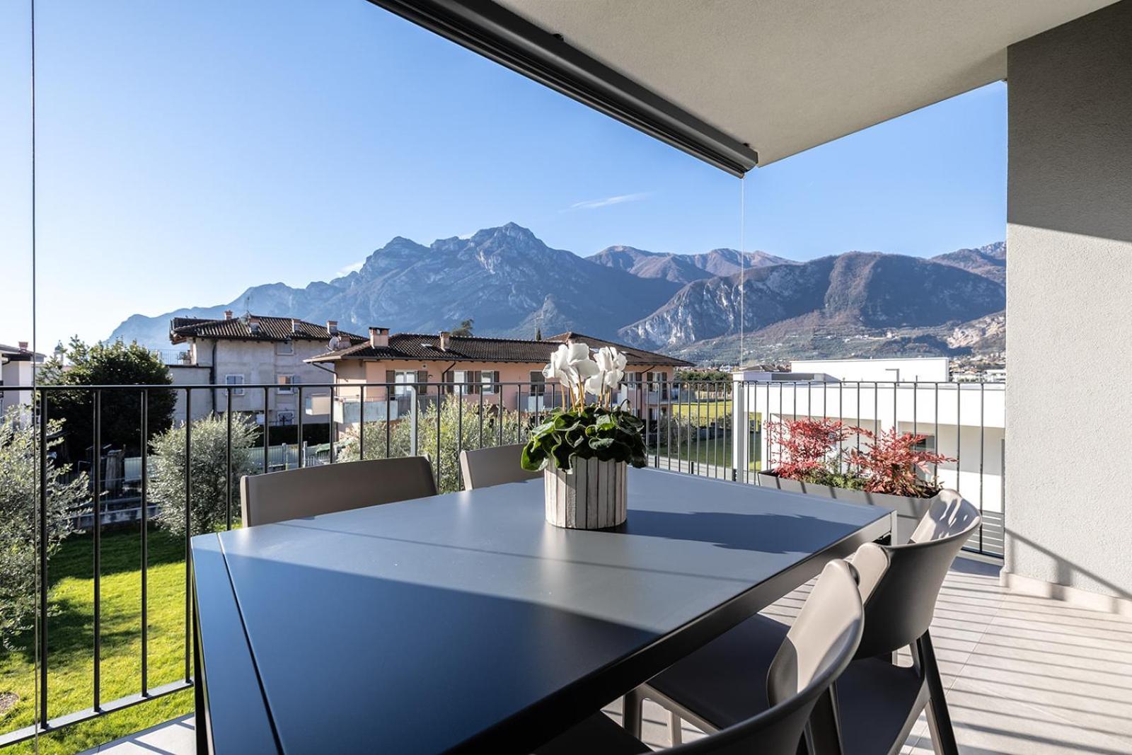 Elvy Garda Living Garden Apartment Riva del Garda Luaran gambar