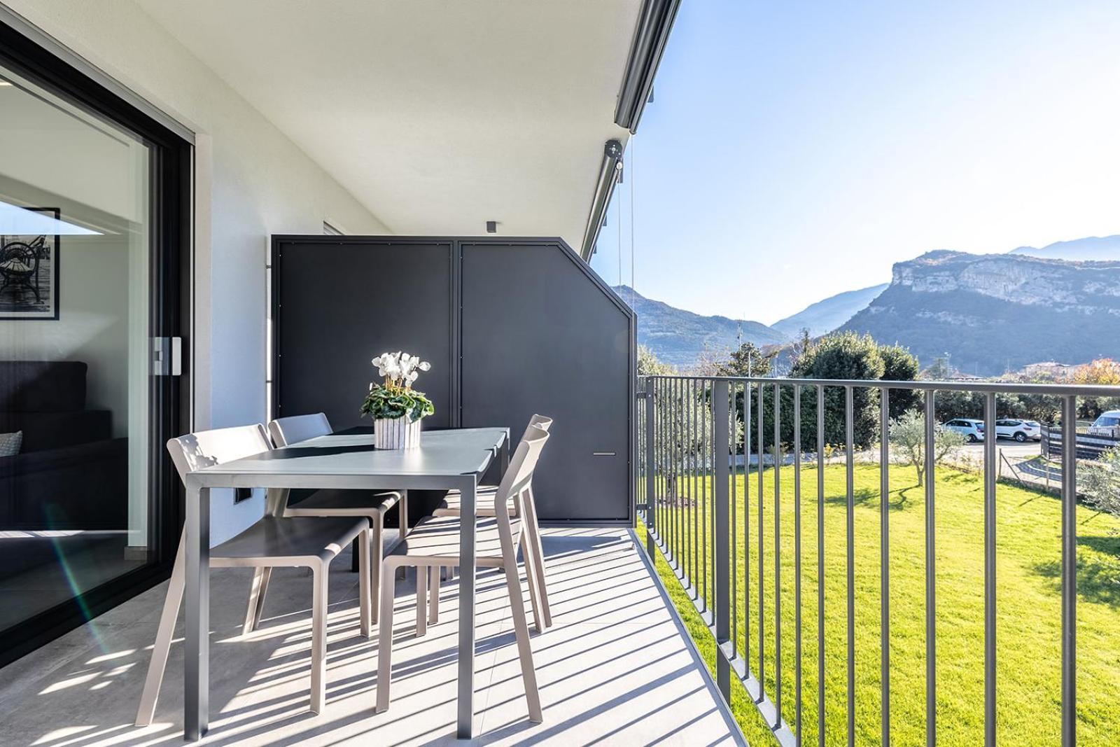 Elvy Garda Living Garden Apartment Riva del Garda Luaran gambar